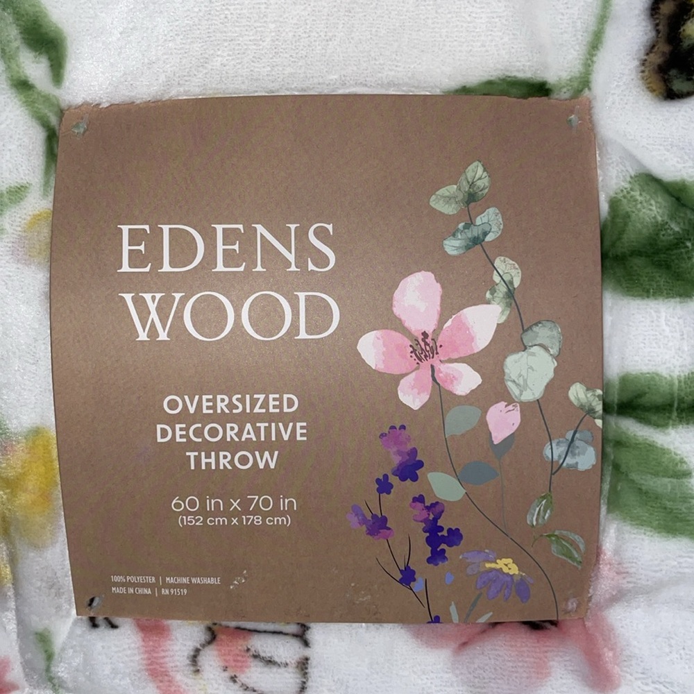 NWT Eden’s Wood Easter Oversized DecoThrow 60in x 70in